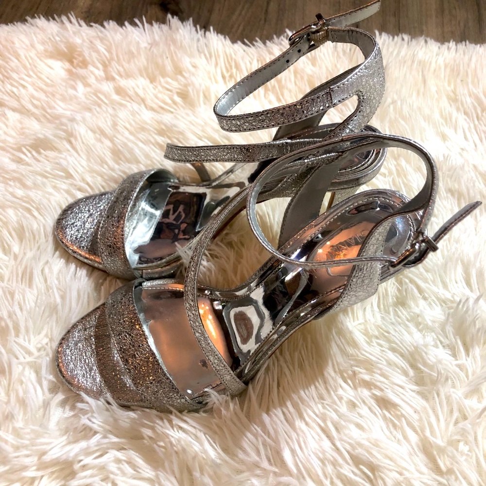 Giani Bini Metal Silver Heels, Size: 8, EUC!!